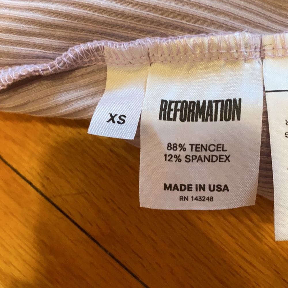 Reformation Lavender Off-Shoulder Crop Top - Picture 4 of 5